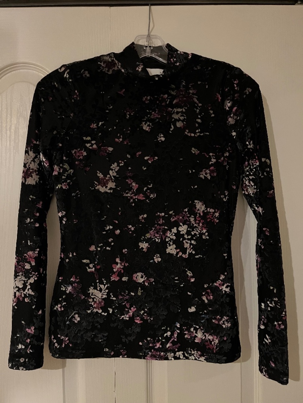 Black Floral Velvet Turtleneck Size XS